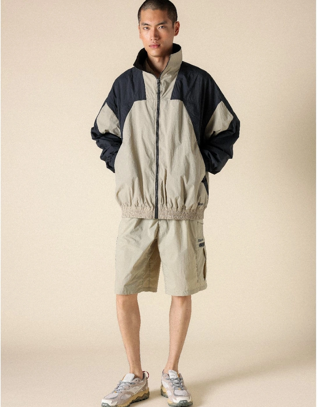 WR Light Windbreaker Jacket