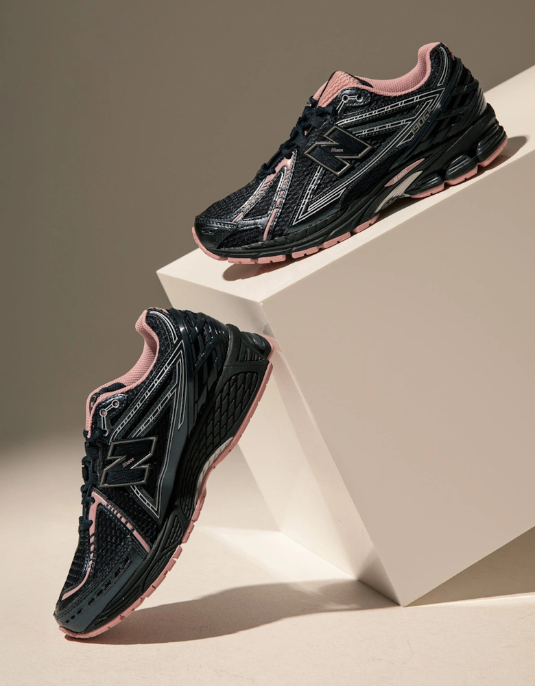 1906R Sneakers