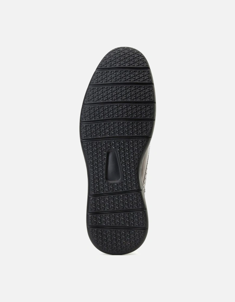 Flight 25 Brogue