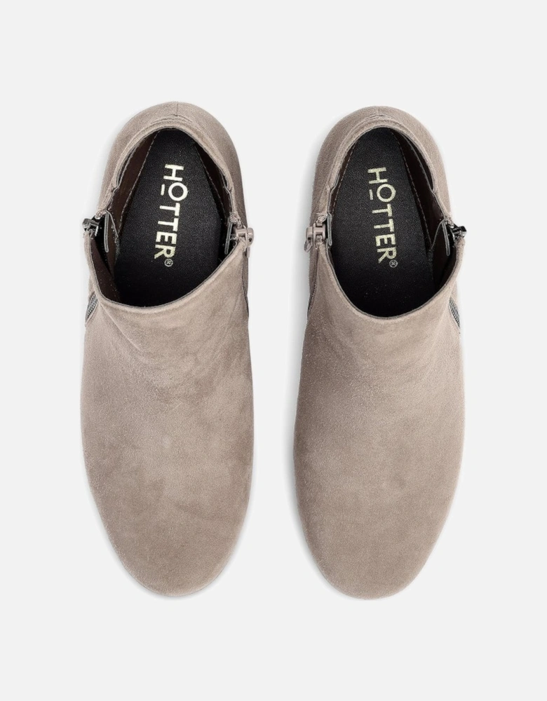 Avebury Wide Fit Ankle Boots