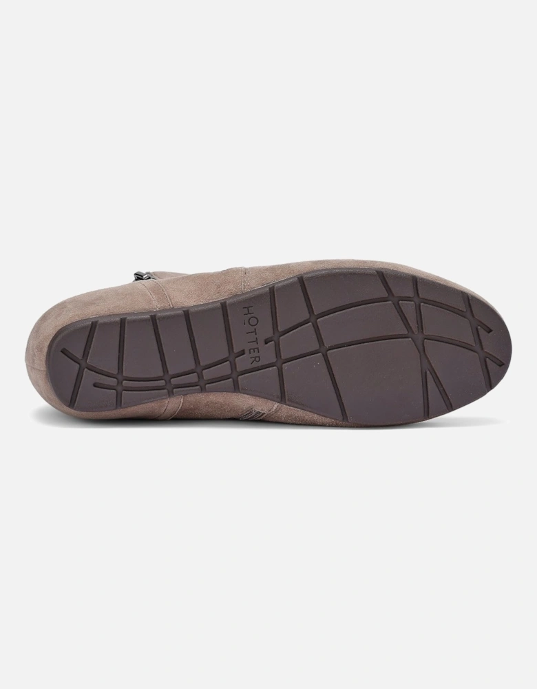 Avebury Wide Fit Ankle Boots
