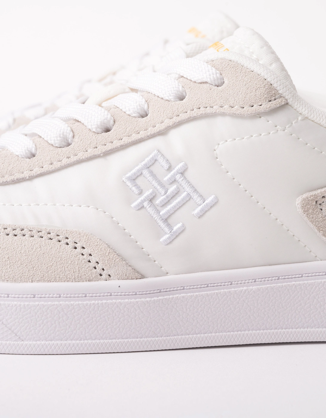Womans Heritage Sneaker