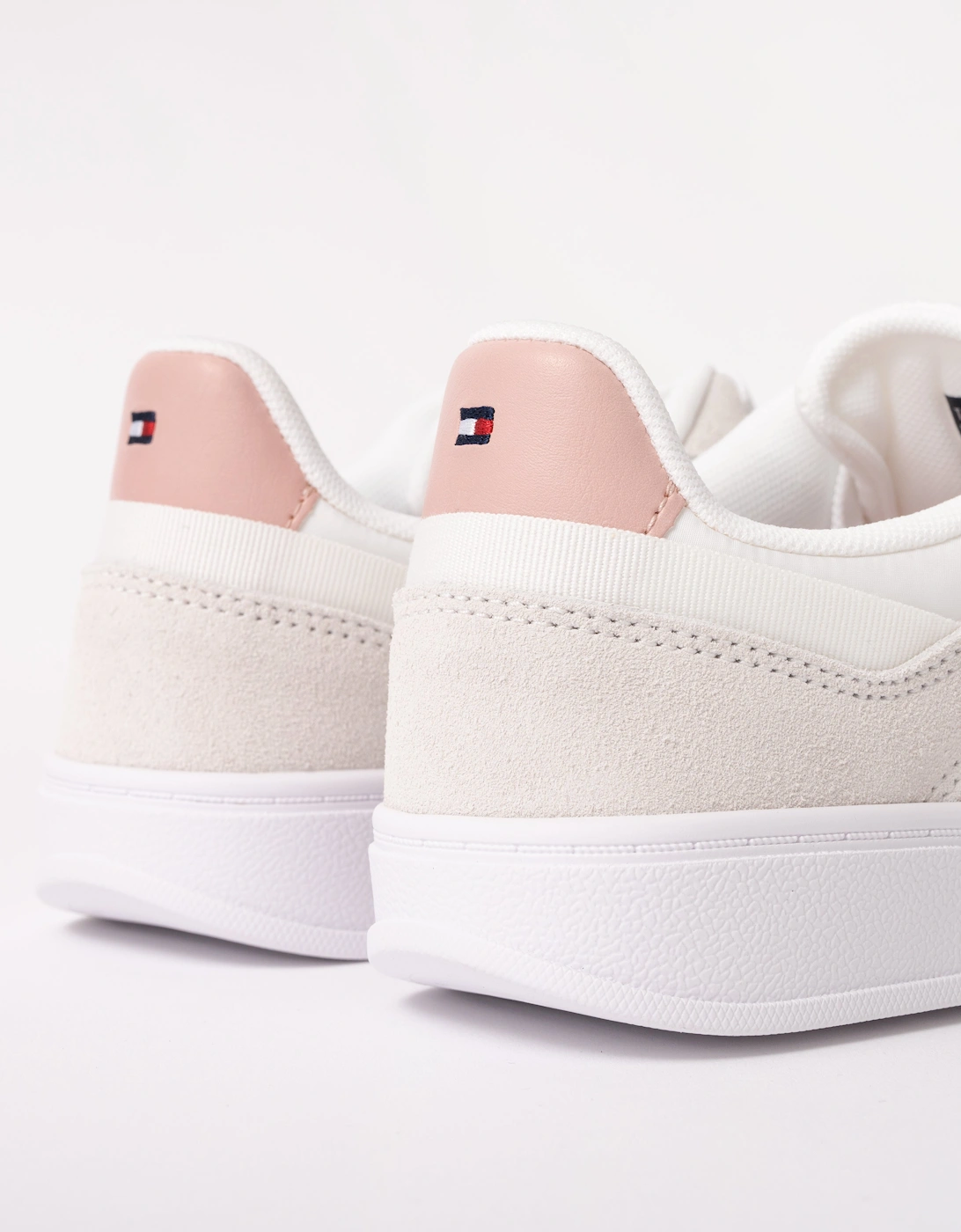 Womans Heritage Sneaker