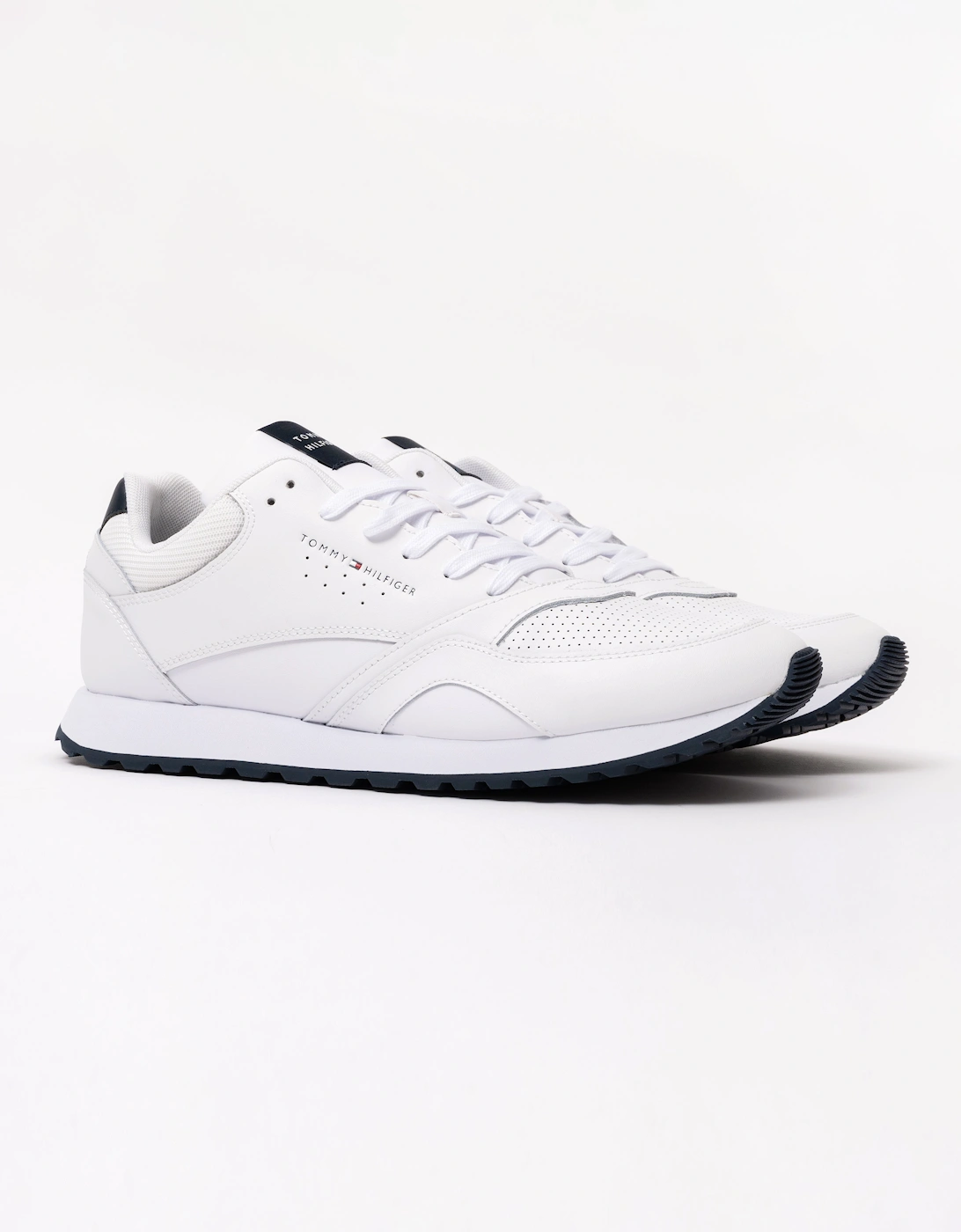 New Runner Essential Mens Trainer - White
