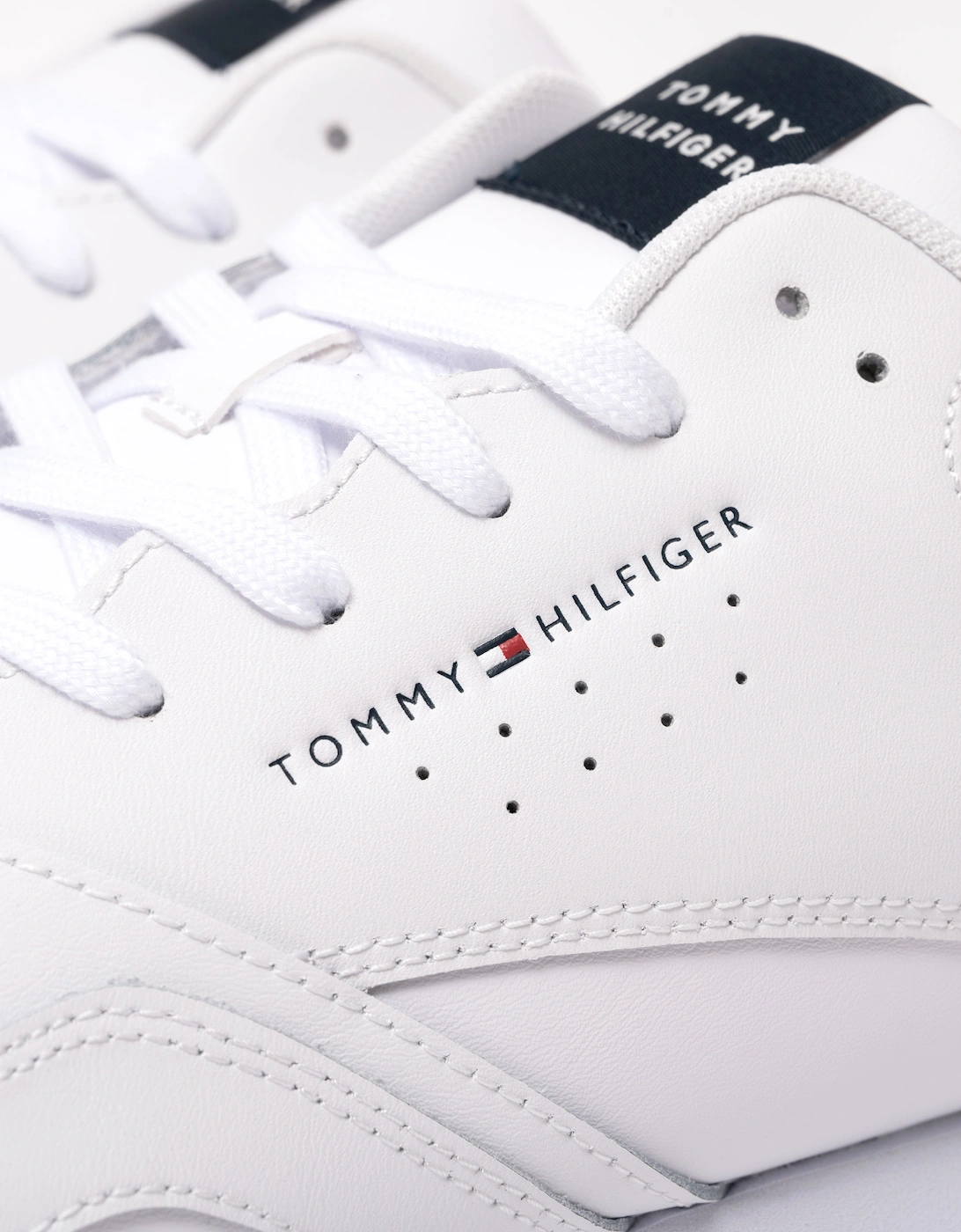 New Runner Essential Mens Trainer - White