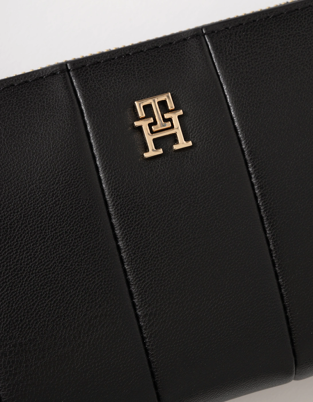 TH Icon Large Zip-Around Womens Quilted Wallet - Black