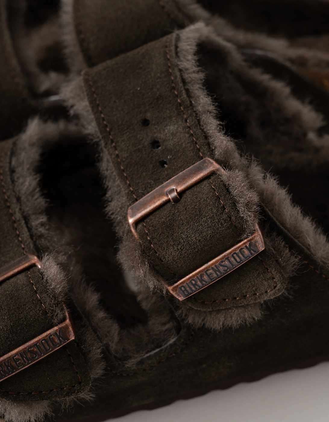 VL Shearling Womens Sandals - Mocha