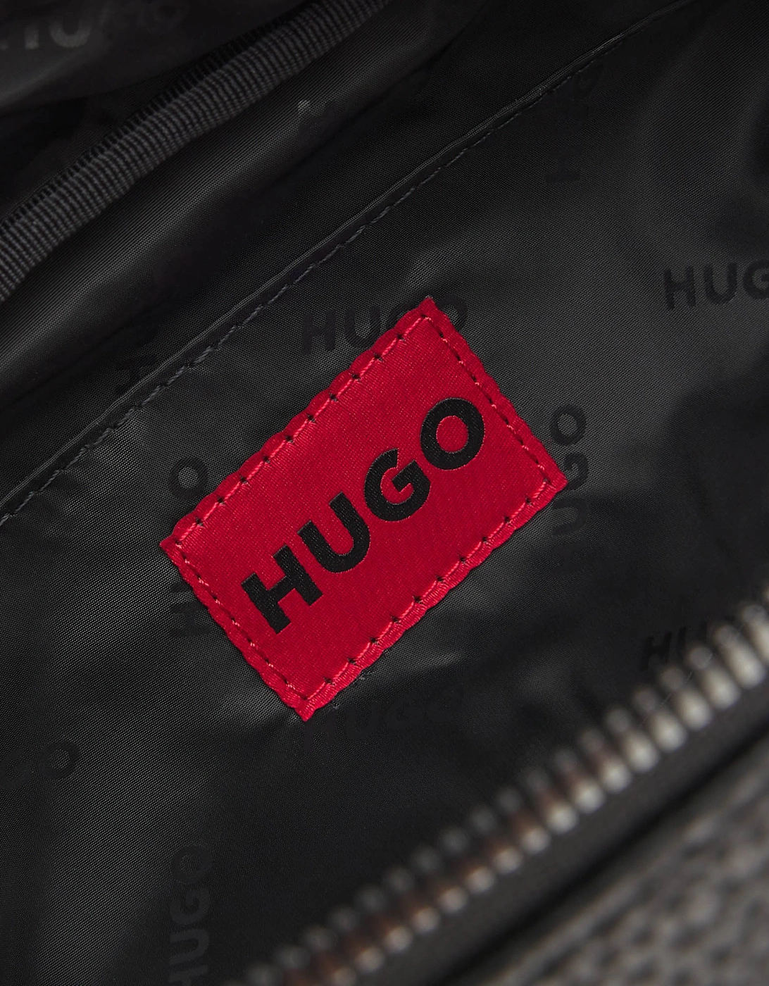 HUGO Quantic Mens Grained Faux Leather Washbag with Stacked-Logo - Black 001