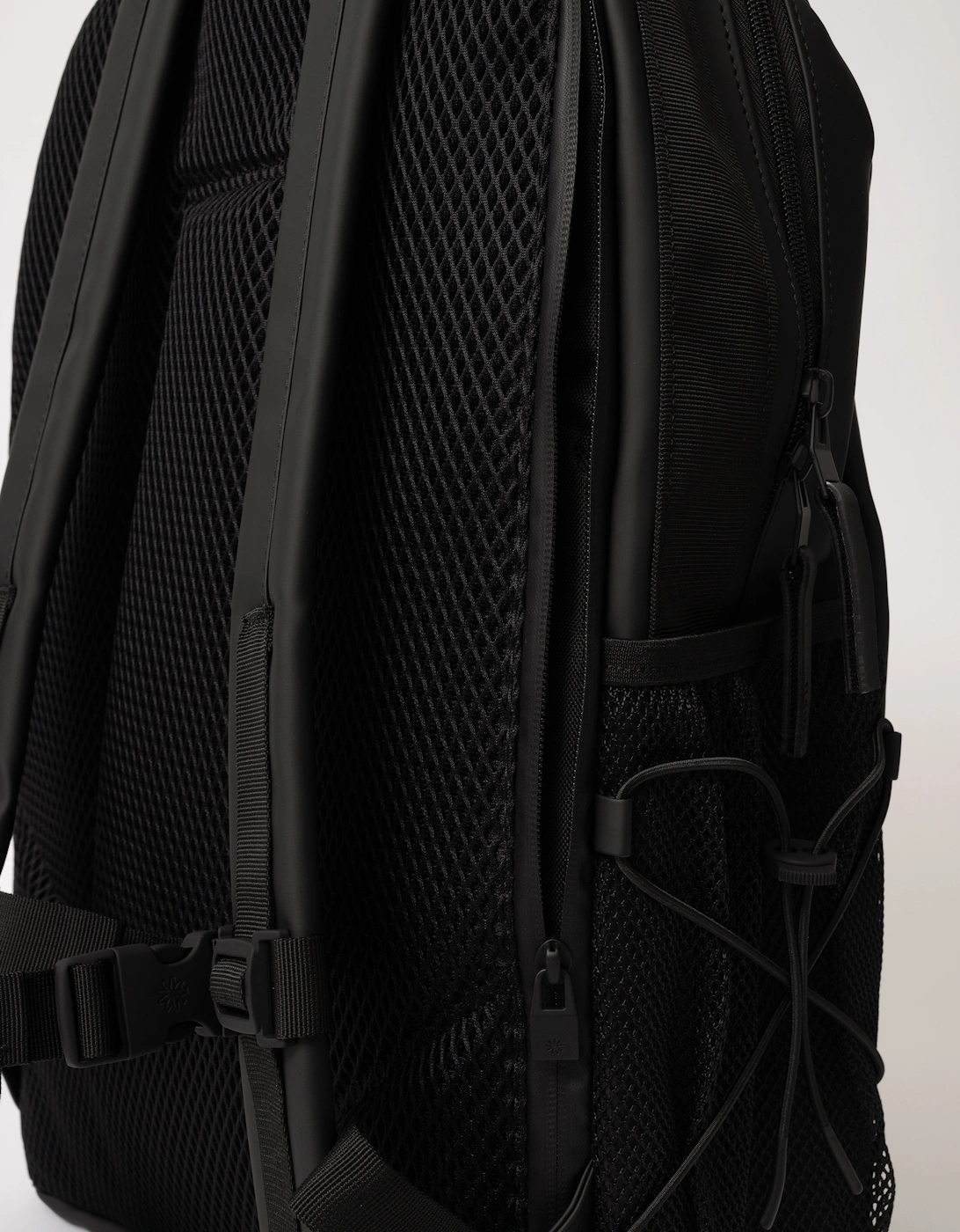 Rains Trail Clip Front Backpack - 01 Black