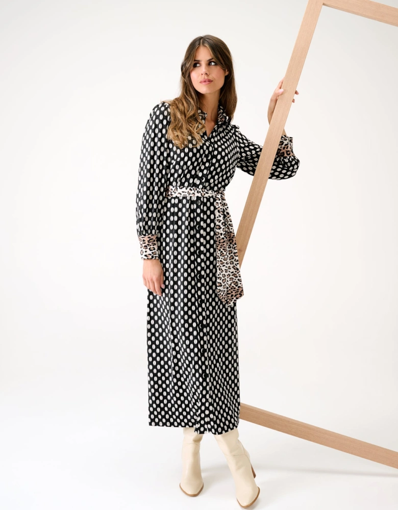 Monochrome shirt dress with leopard print belt