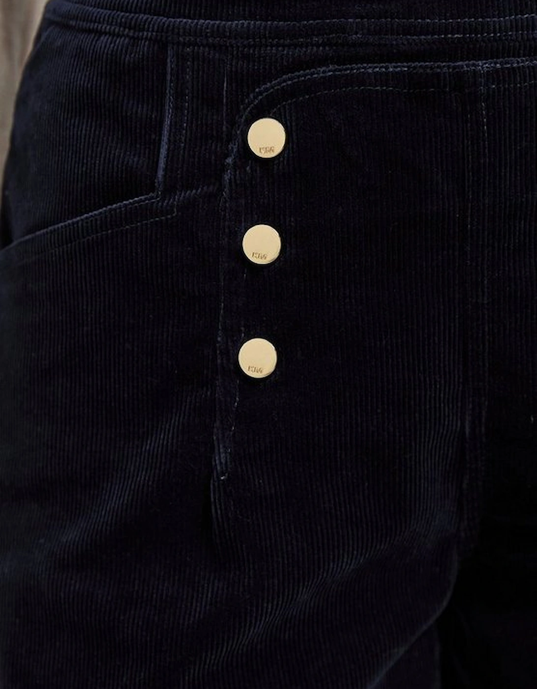 Stretch Cord Button Detail Short