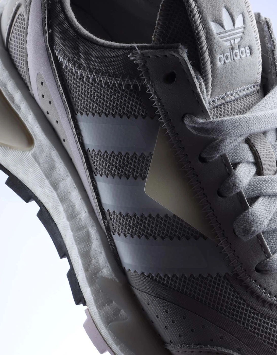 Womens Retropy P9 Trainers