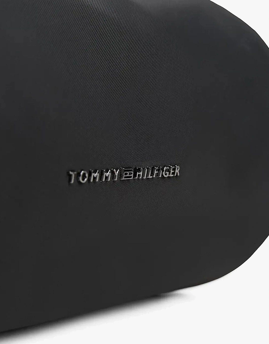 METAL LOGO WASHBAG Mens Black