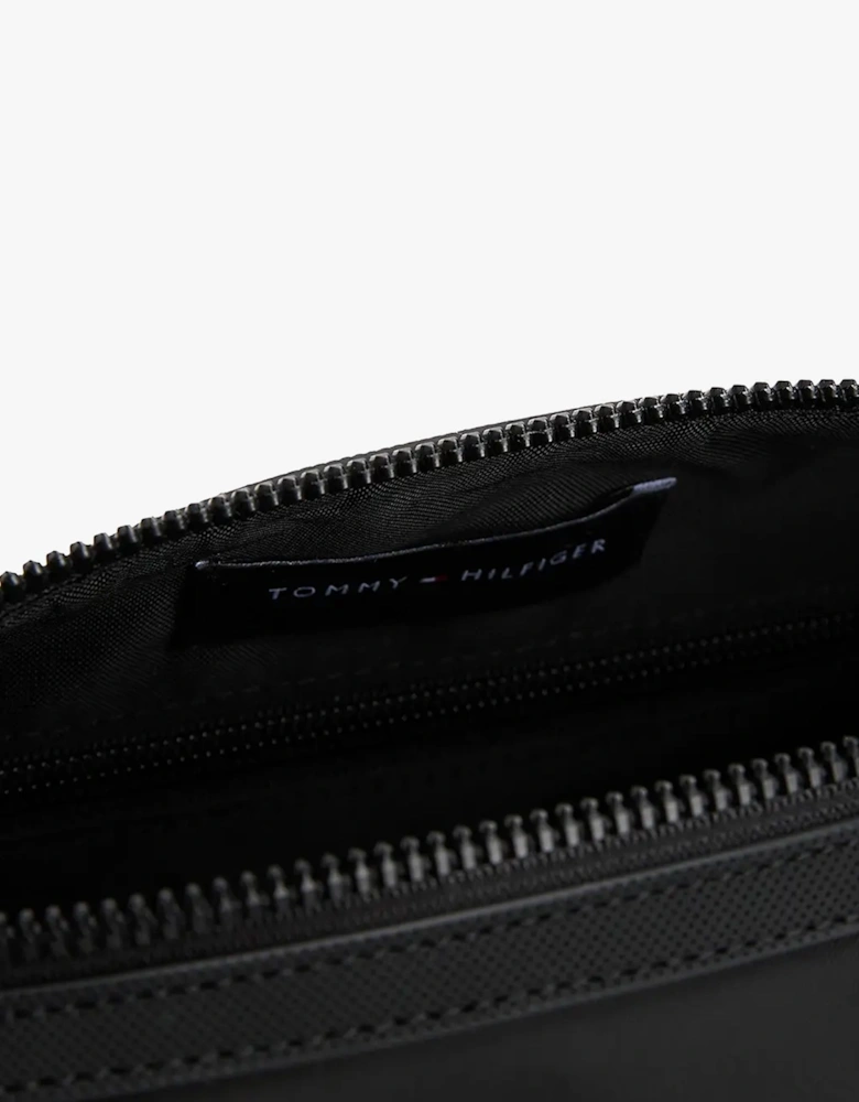 METAL LOGO WASHBAG Mens Black