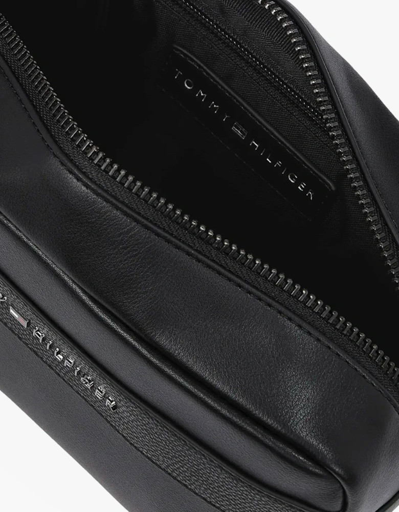 CORPORATE METAL LOGO Mens Washbag Black