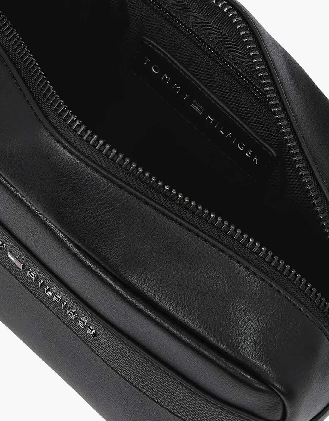 CORPORATE METAL LOGO Mens Washbag Black