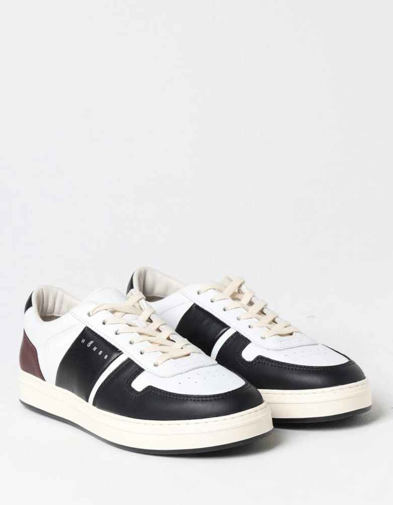 Footwear with lace-up closure and rubber soleexcellent traction and comfortable walking