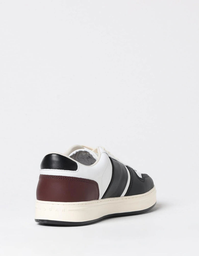 Footwear with lace-up closure and rubber soleexcellent traction and comfortable walking