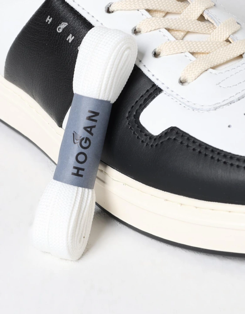 Footwear with lace-up closure and rubber soleexcellent traction and comfortable walking
