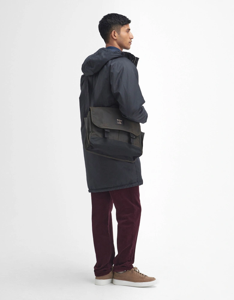 Field Wax Messenger Bag - Olive