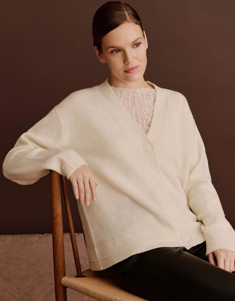 Coco cashmere long sleeve v neck in ivory