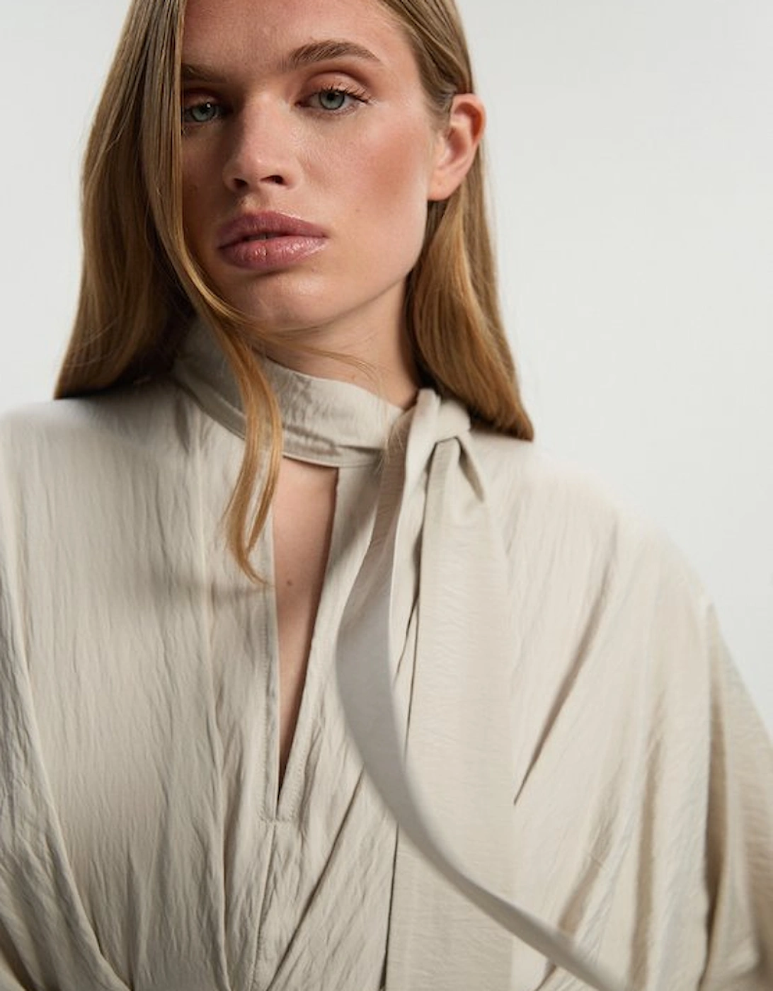 Pleated Neck Tie Detail Woven Maxi Dress