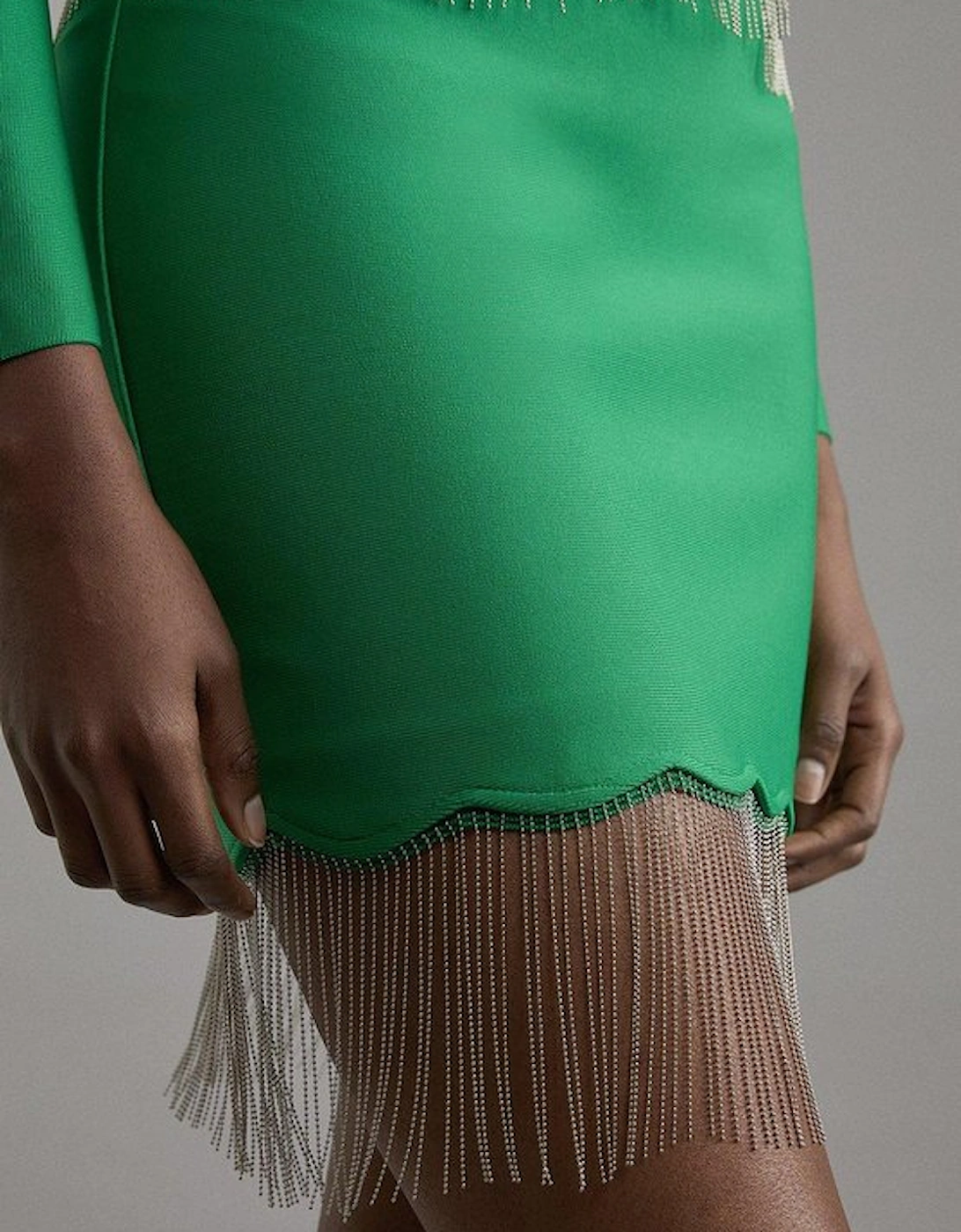 Figure Form Bandage Knit Scallop Tassel Skirt