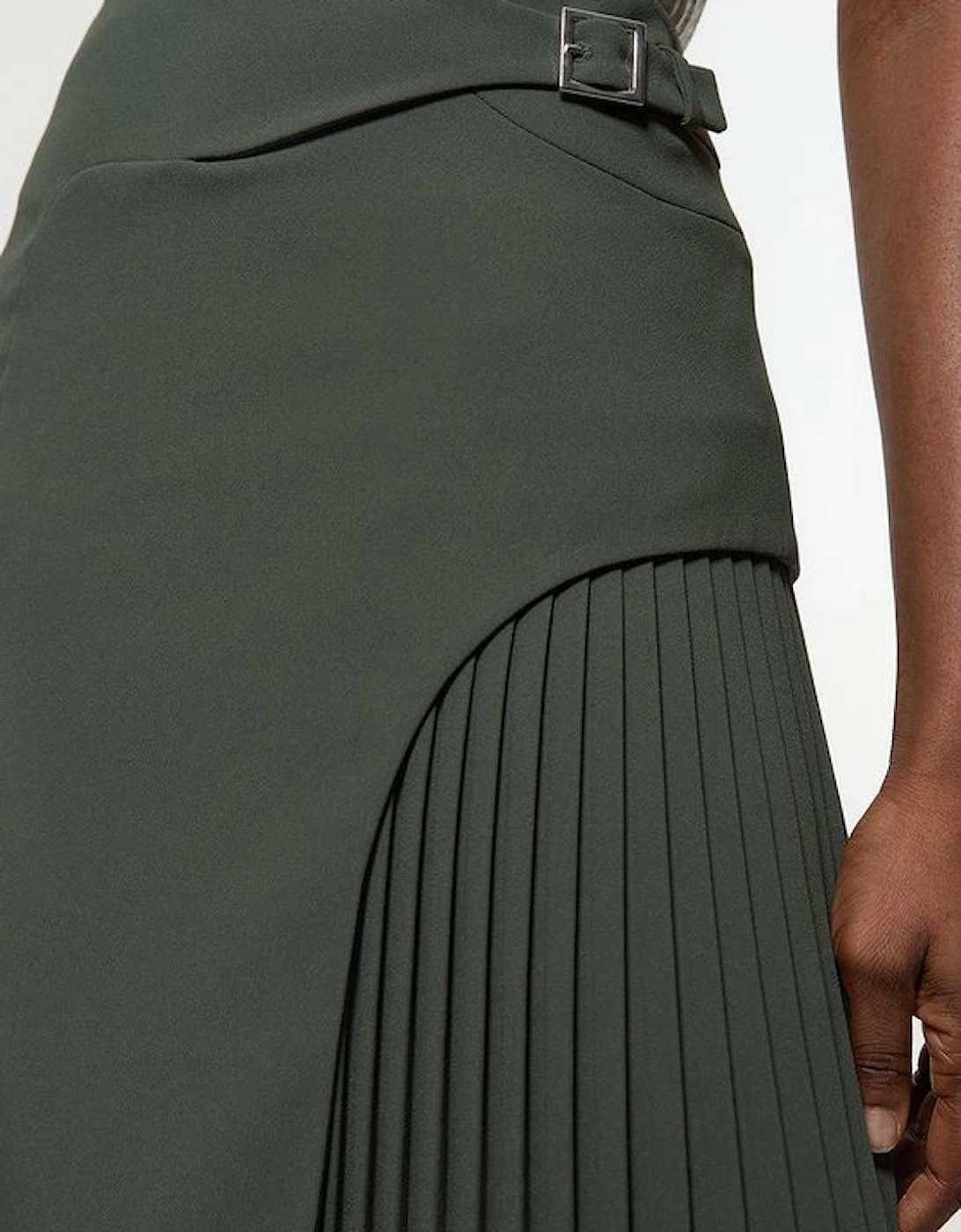 Tailored Buckle Detail Pleated Mini Skirt