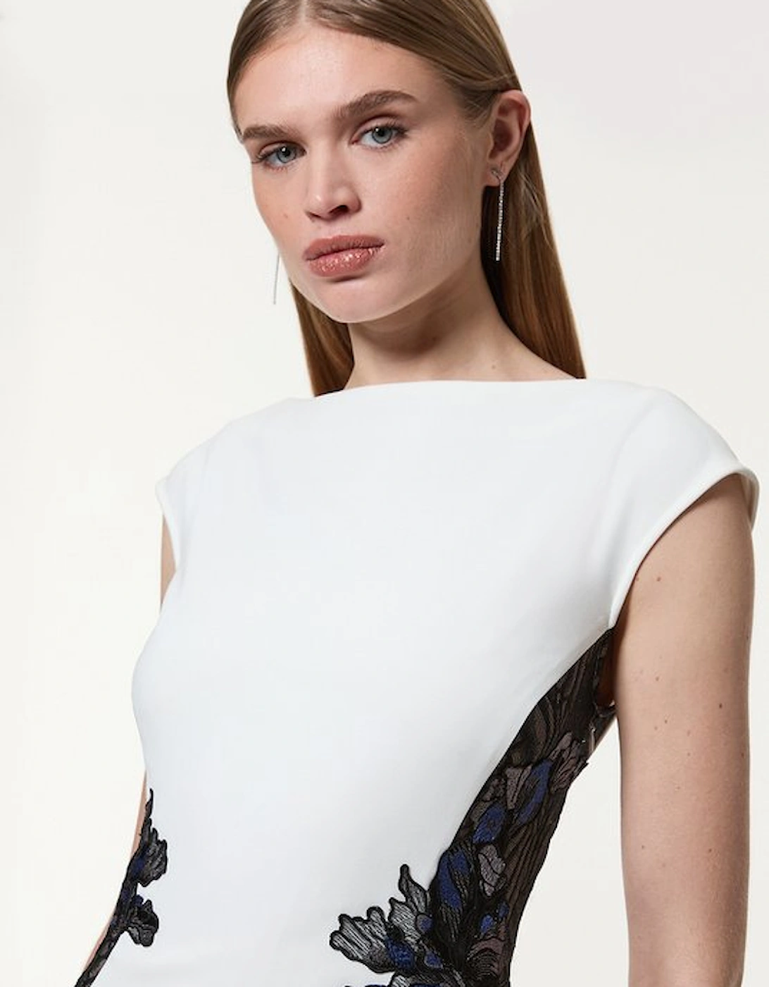Petite Lace Applique Contrast Sleeveless Tailored Maxi Dress