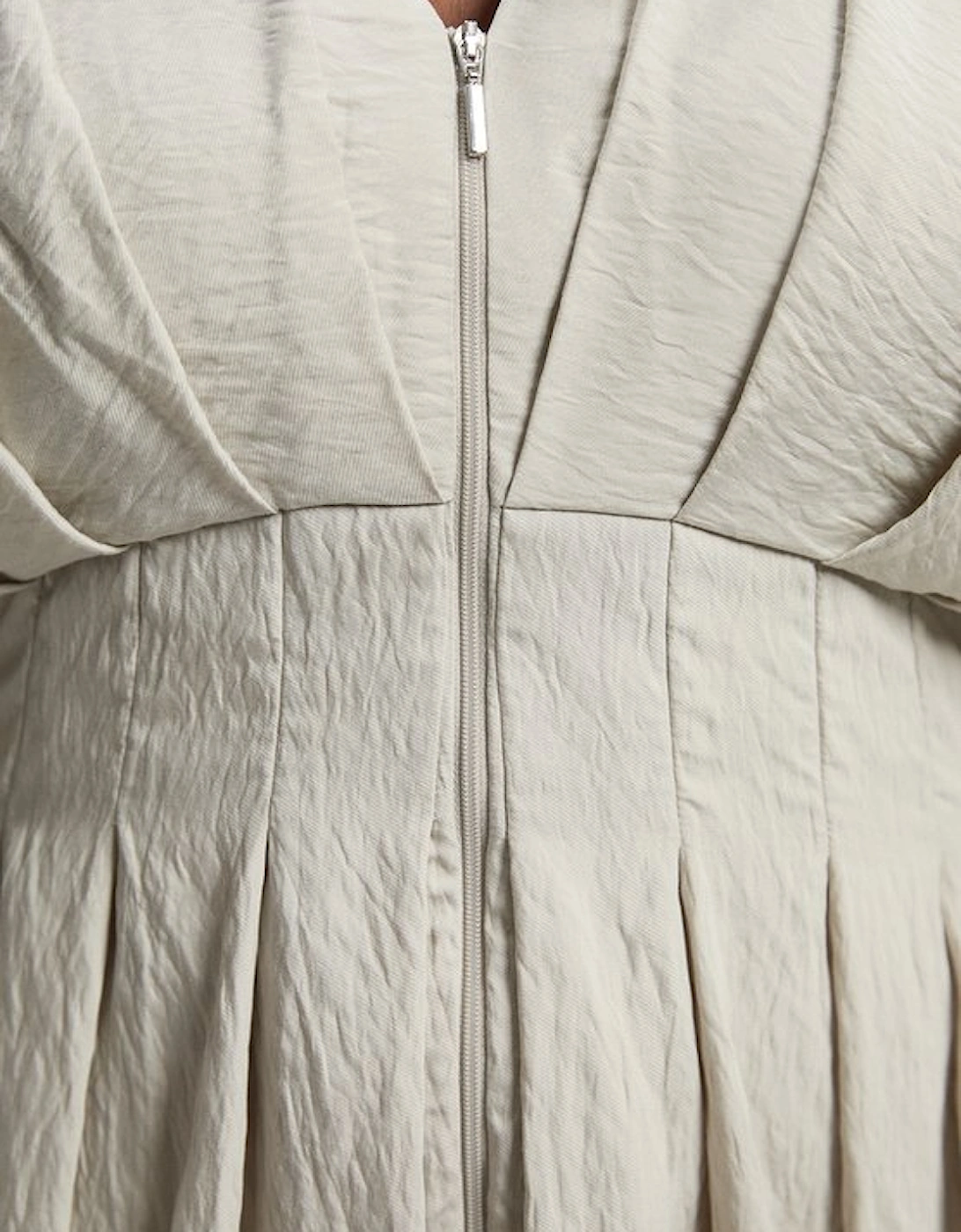 Plus Size Pleated Neck Tie Detail Woven Short Sleeve Shirt