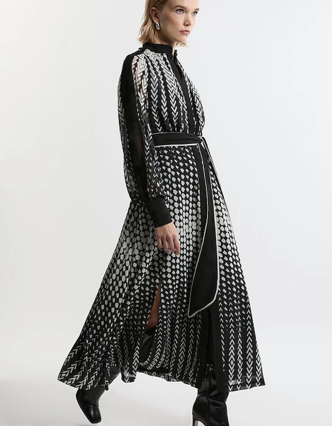 Tipped Border Print Georgette Maxi Dress