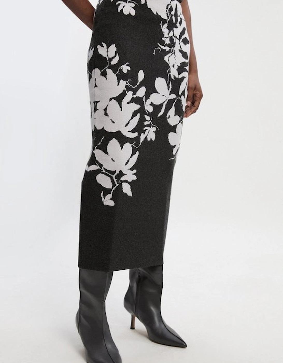 Jacquard Floral Knitted Skirt