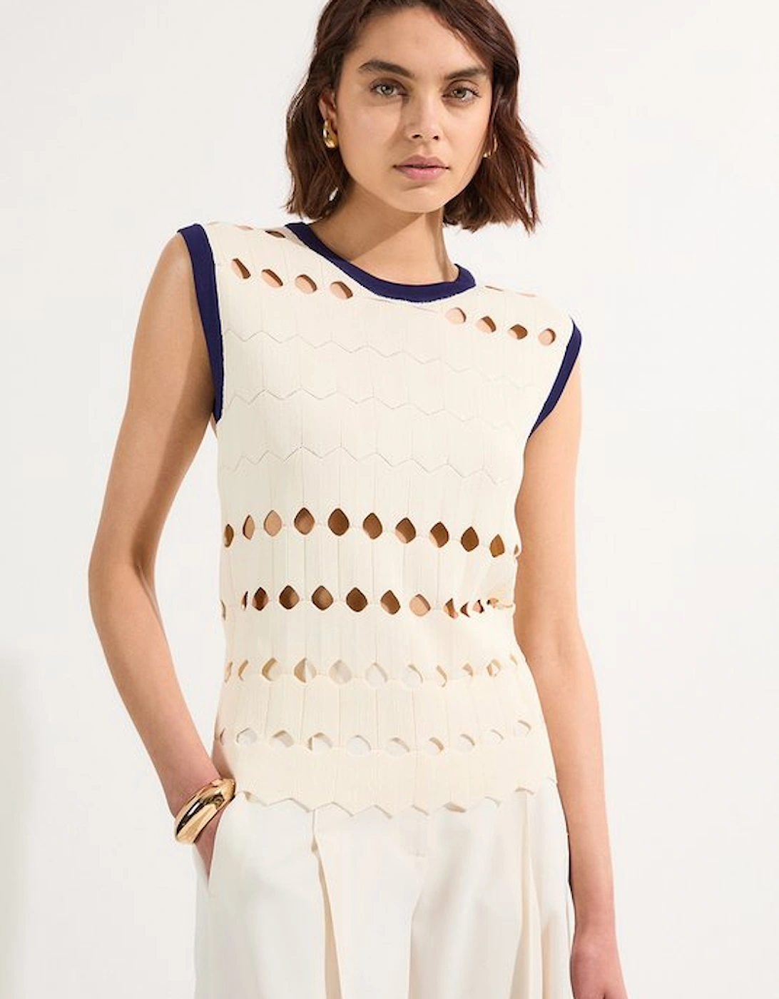 Diamond Cut Knit Vest