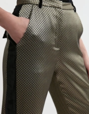 Thumbnail 3 of 4