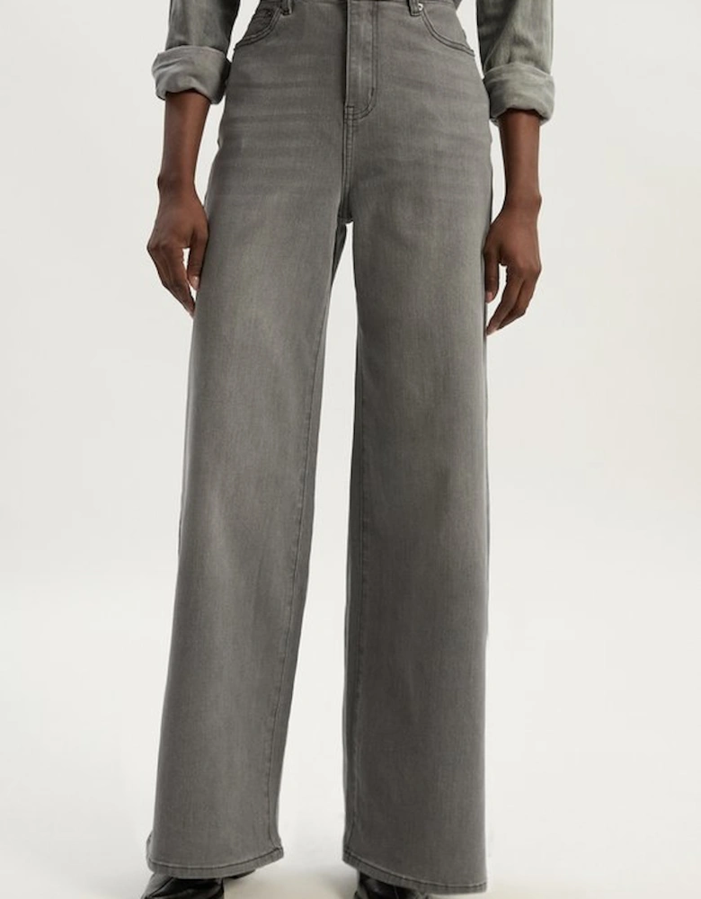 Stretch Denim Wide Leg Jean