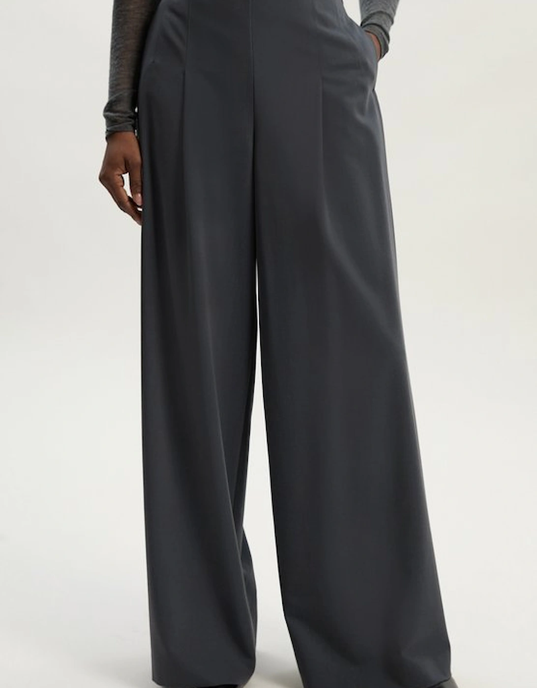 Tailored Twill Essential Wide Leg Trouser