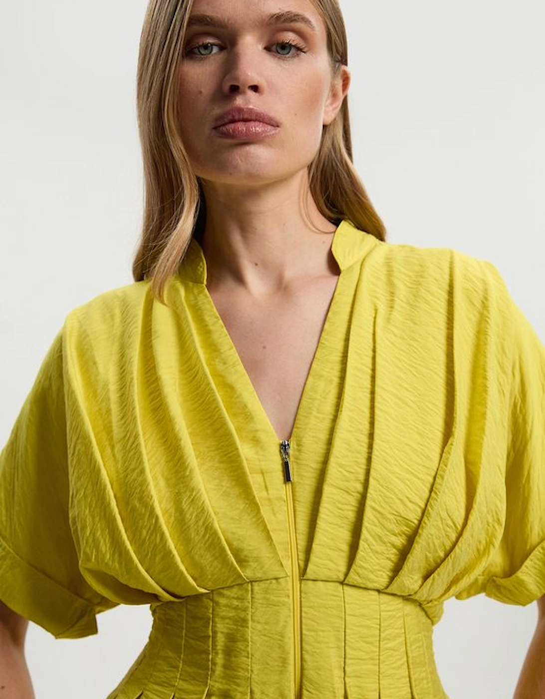Pleated Neck Tie Detail Woven Short Sleeve Shirt