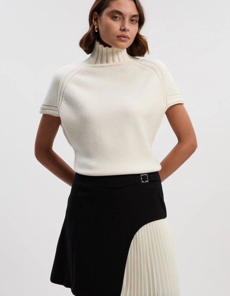 Tailored Buckle Detail Pleated Mini Skirt