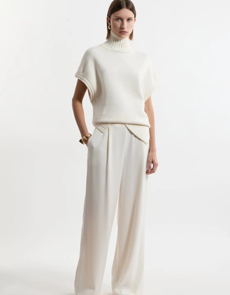 Tailored Crepe Essential Wide Leg Trouser