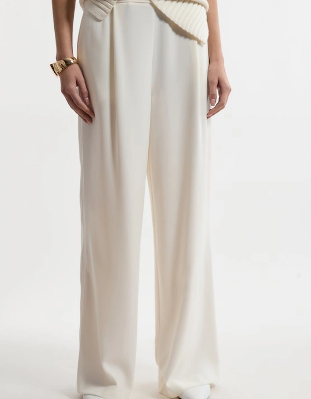 Tailored Crepe Essential Wide Leg Trouser