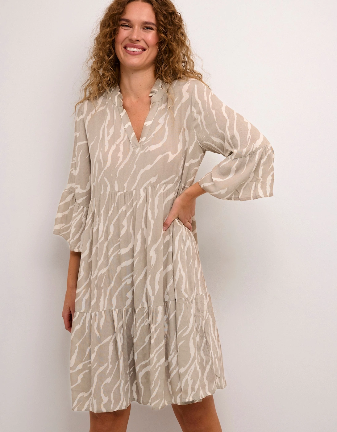 Hera V-Neck Knee-Length Printed Dress Printed, 2 of 1