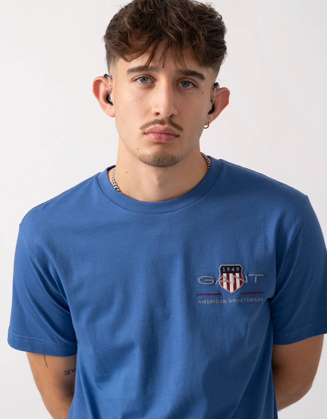 Mens Regular Fit Embroidered Archive Shield T-Shirt - 407 Rich Blue