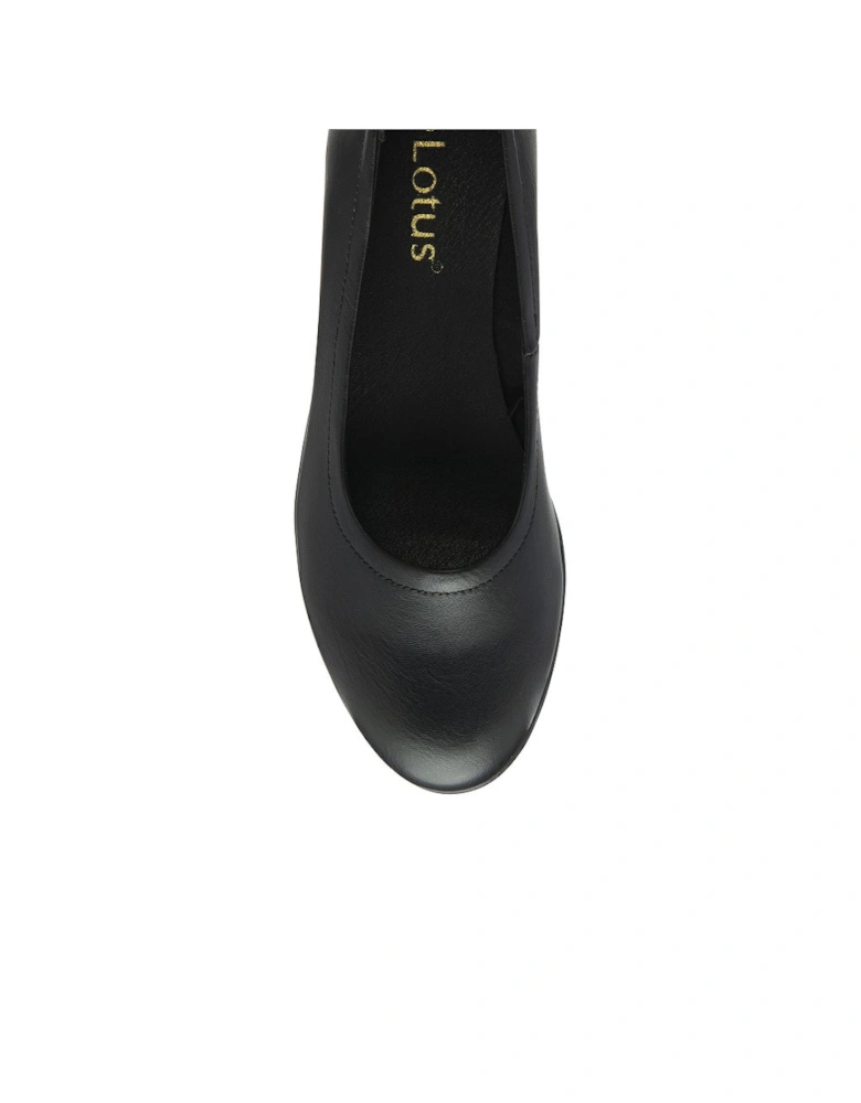 Soloman Womens Low Wedge Pumps