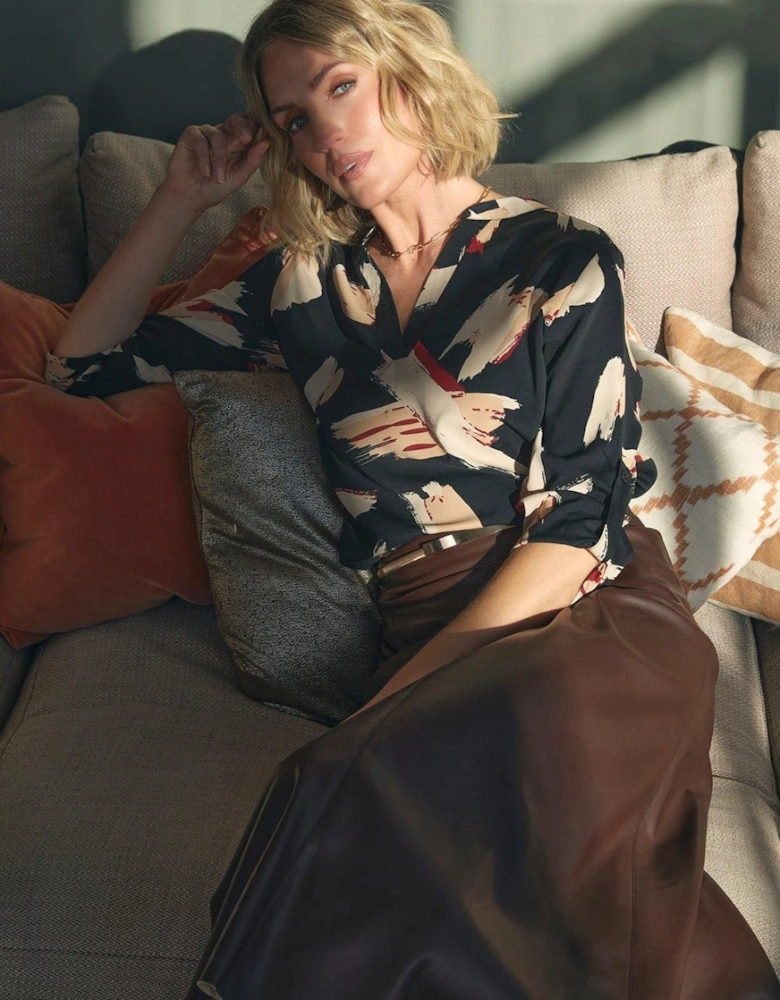 Printed Collarless V-Neck Blouse