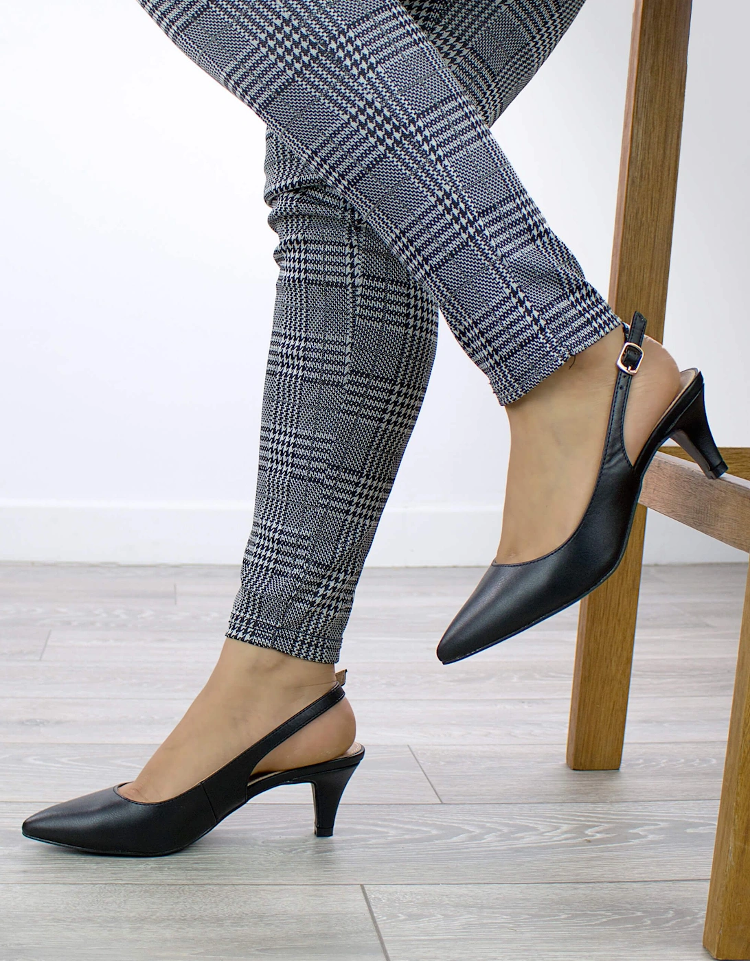 Mid Slim Heel Pointed Toe Slingback 50s Faux Leather Court Shoes, 2 of 1