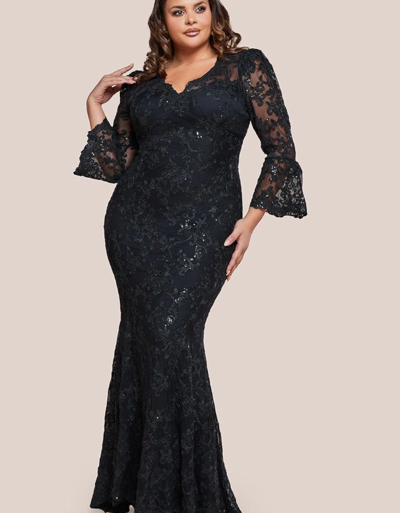 Scalloped Lace Maxi Dress