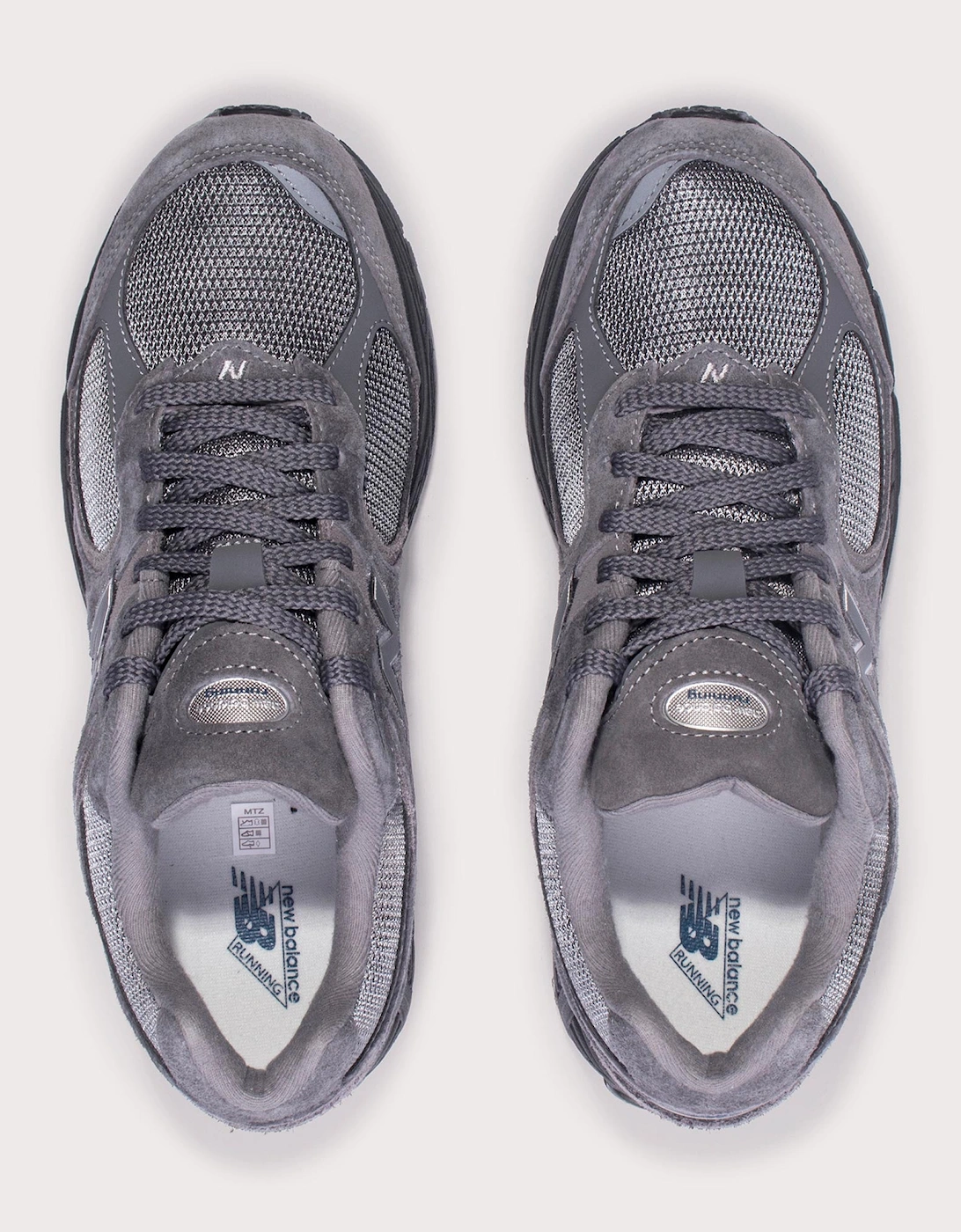 2002R Sneakers