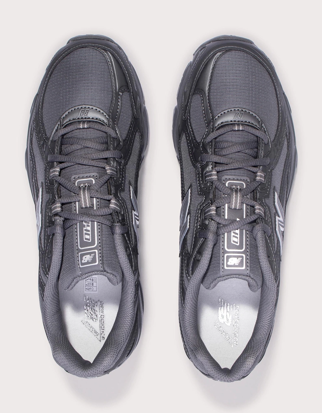740 Sneakers