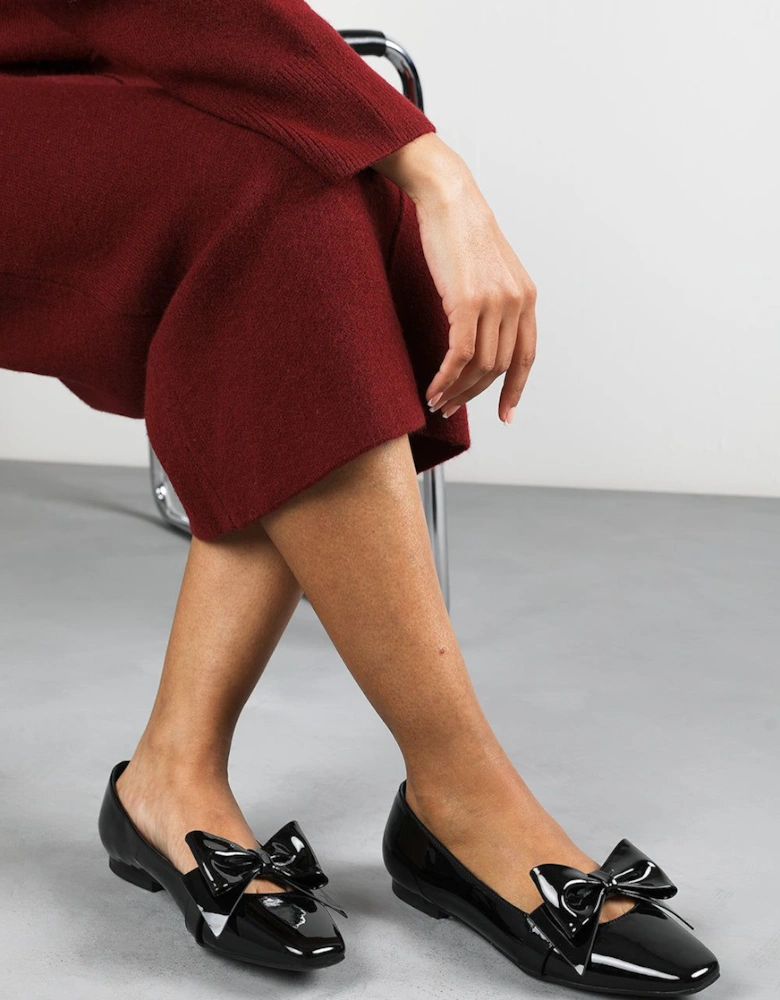'Kaitlyn' Square Toe Ballet Flats With Bow Detail