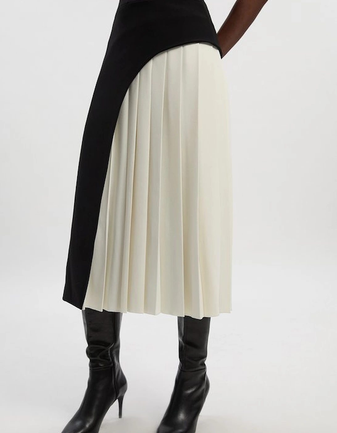 Tailored Buckle Detail Pleated Midi Skirt